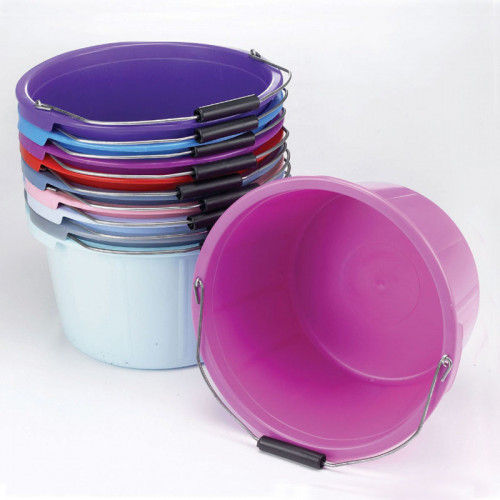 Buckets & Scoops / Stable & Yard